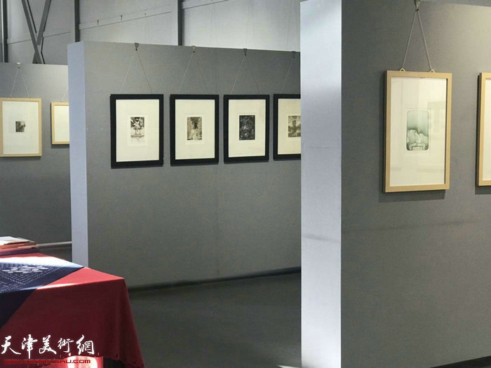 “邂逅经典—中欧版画藏书票艺术展”现场。