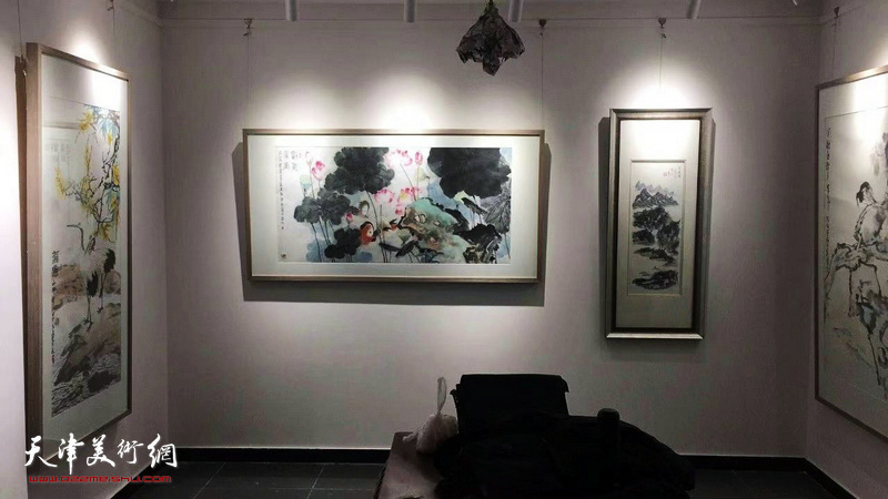 荣宝斋（天津）杨柳青分部书画名家邀请展现场。