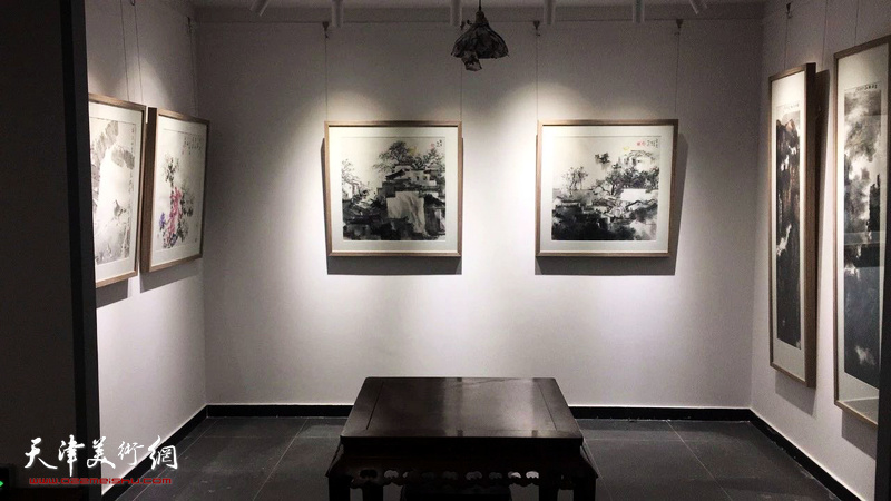 荣宝斋（天津）杨柳青分部书画名家邀请展现场。