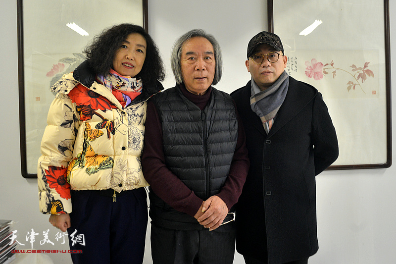 霍春阳老师与溥佐先生嫡长孙爱新觉罗·恒鑫（右）、张超（左）