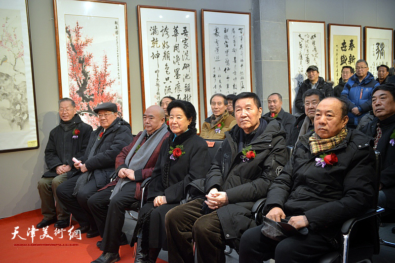 曹秀荣、尹沧海、张金方、刘建华、曹柏崑、崔志强在开幕仪式上。