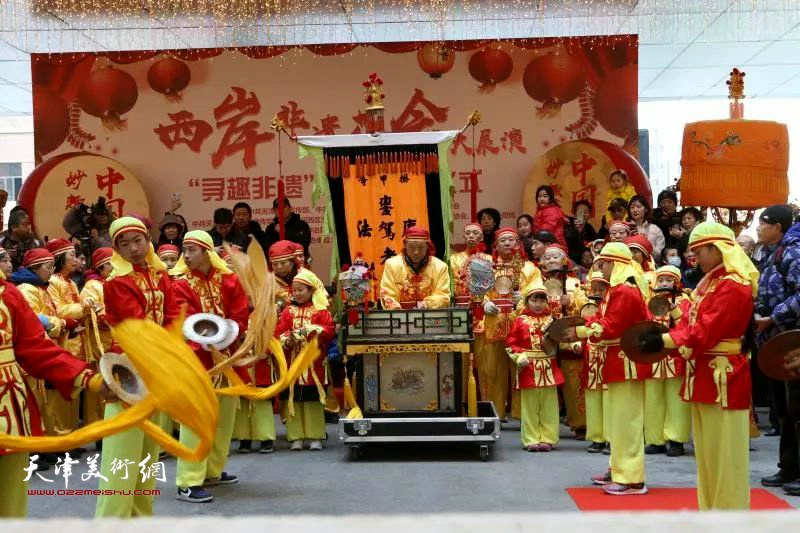 国家级非遗项目、天津特有的一种音乐舞蹈表演形式河西区庆音法鼓展演。