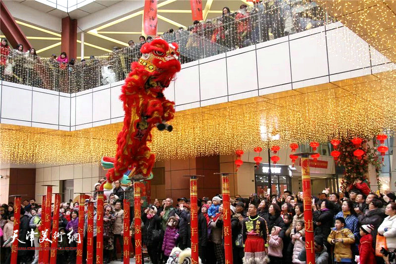 国家级非遗项目、南狮佛山醒狮团展演。