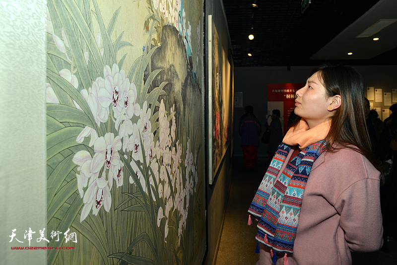 桐林书院建院一周年“桐林栖凤”师生作品展现场。