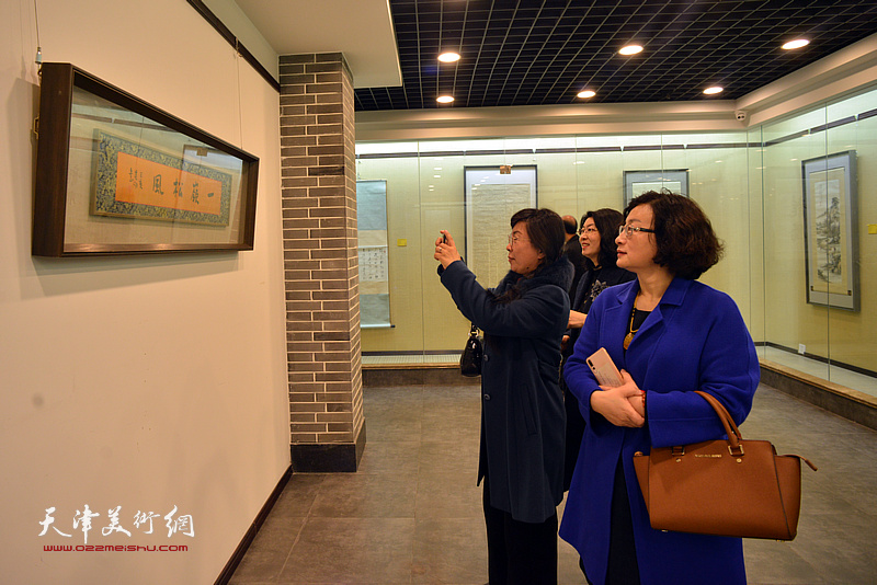 爱新觉罗·溥佐艺术馆开馆典礼暨溥佐先生家族书画展在青岛举行。