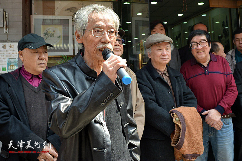 天津十大画家之一、著名花鸟画家姚景卿致辞。