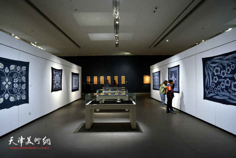 国家艺术基金“白族传统工艺美术作品巡展”现场。