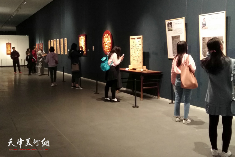 国家艺术基金“白族传统工艺美术作品巡展”现场。