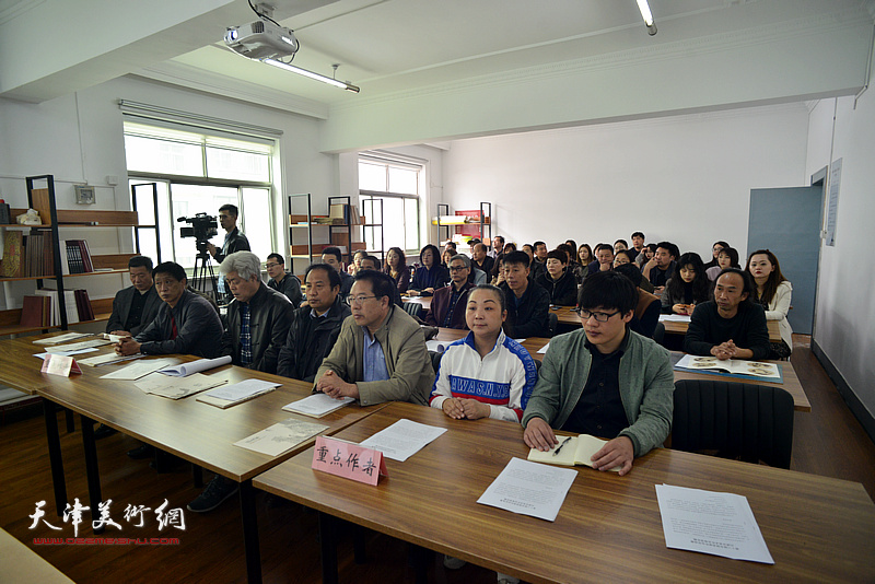 静海书画院“书画新时代”艺术大讲堂开班。