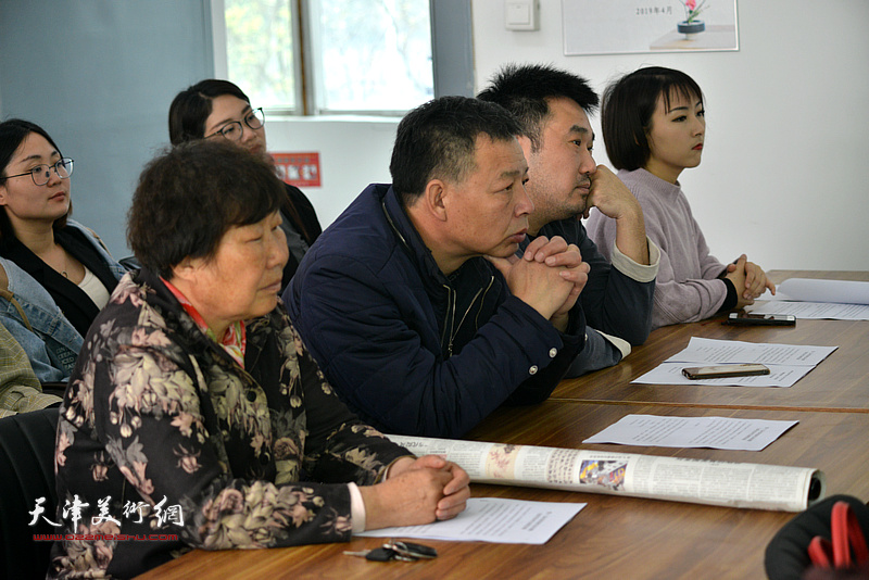 静海书画院“书画新时代”艺术大讲堂开班。