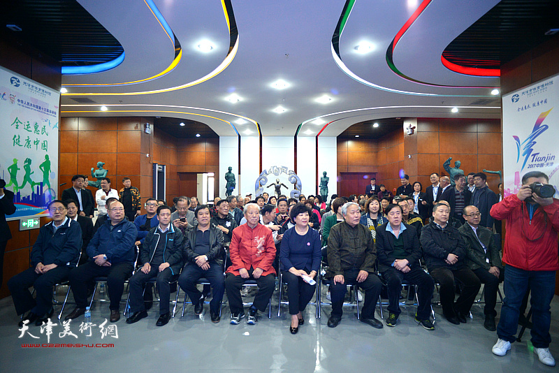 庆祝新中国成立70周年体育书画展在天津市体育博物馆开幕。