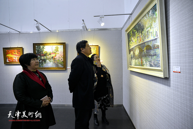 “庆祝新中国建立70周年·爱我河山——孙立、姚志刚伉俪油画展”现场。