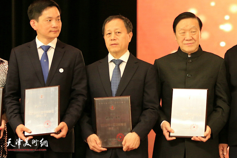 赵洪生荣获2018年度中国硬笔书坛榜样人物。