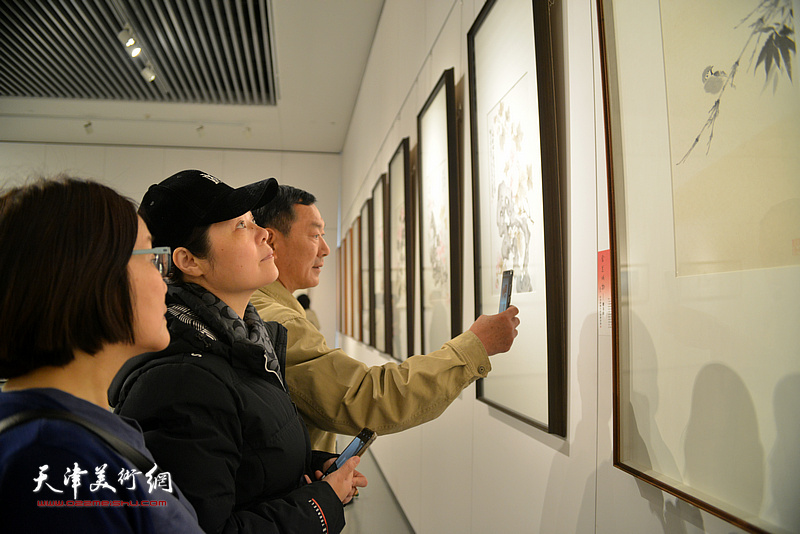 “含道暎物”霍春阳师生作品邀请展现场。