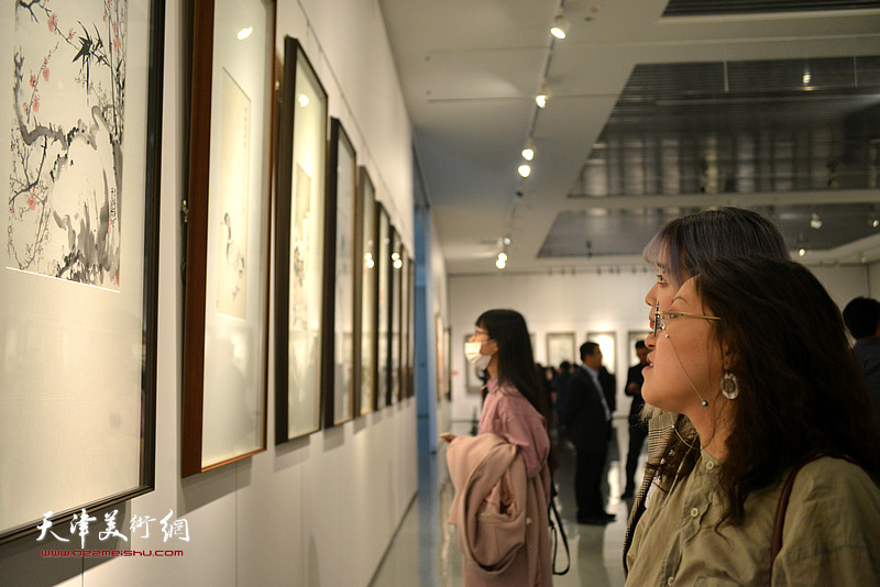 “含道暎物”霍春阳师生作品邀请展现场。