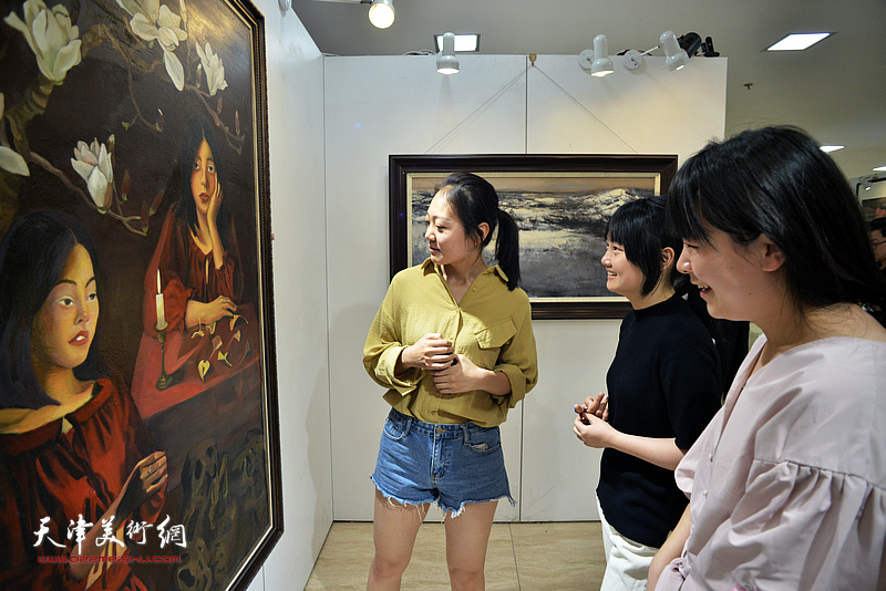 萤窗万卷—天津师范大学美术与设计学院2019届艺术硕士毕业作品展现场。