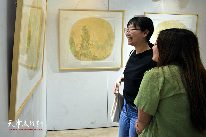 萤窗万卷—天津师范大学美术与设计学院2019届艺术硕士毕业作品展现场。