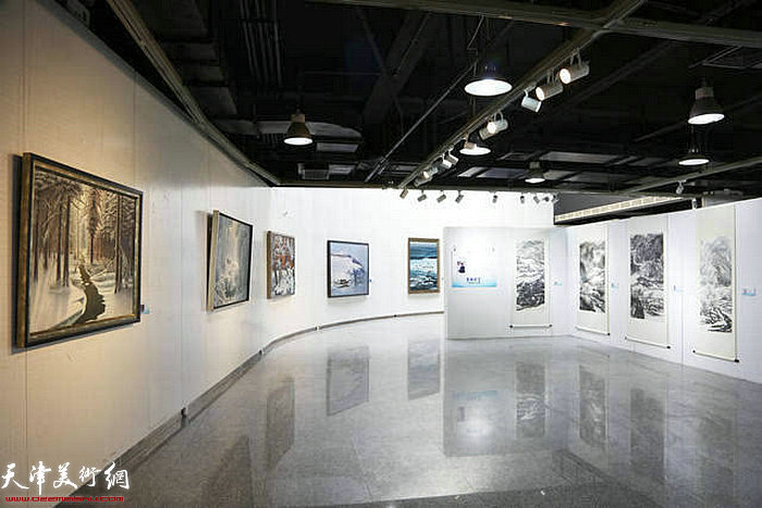 “雪国精灵——冯庆冰雪绘画作品联展”在山西大学美术馆展出。