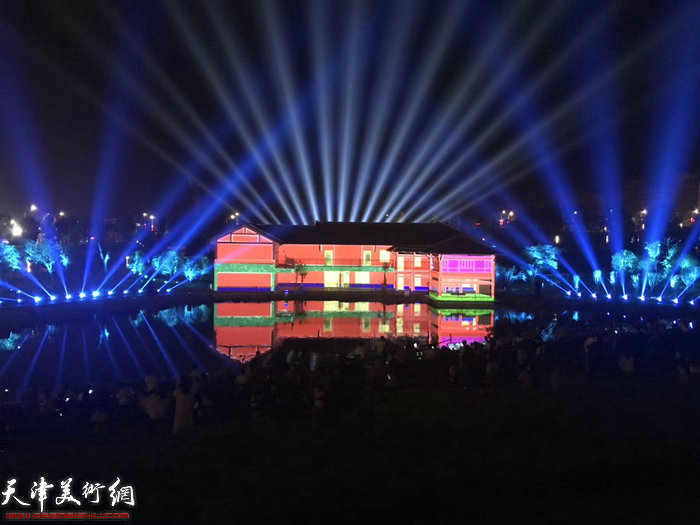 陈少梅文化艺术节光影秀现场。