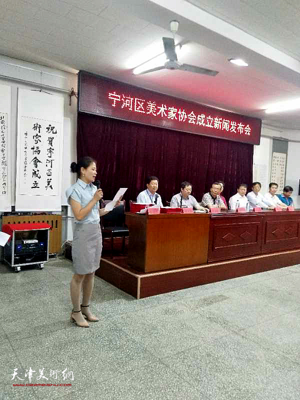 青年美术工作者代表王晓薇发言。