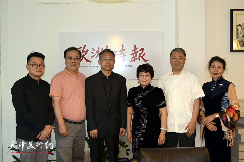 梦玉、伯骧与张志宏等嘉宾在欧洲时报维也纳文化中心。
