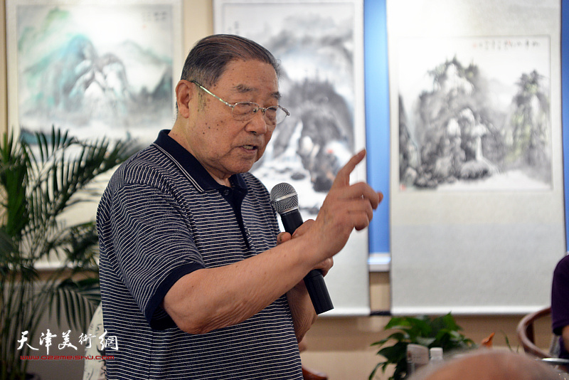 瑞江书画院副院长皇甫秉钧谈王如意山水画观感。