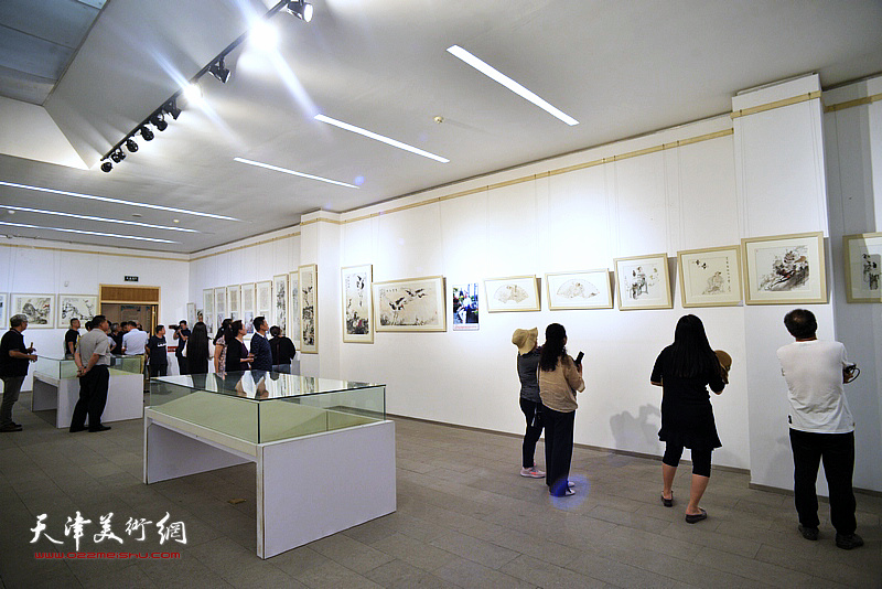 天津巨龙画院2019时贤墨妙—天津名家作品展现场。