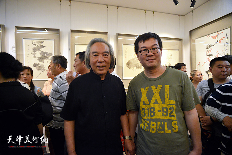 著名花鸟画家霍春阳先生与孟凡博在“育生堂”。