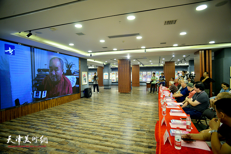 著名书法家孙伯翔先生通过视频向大展表示祝贺