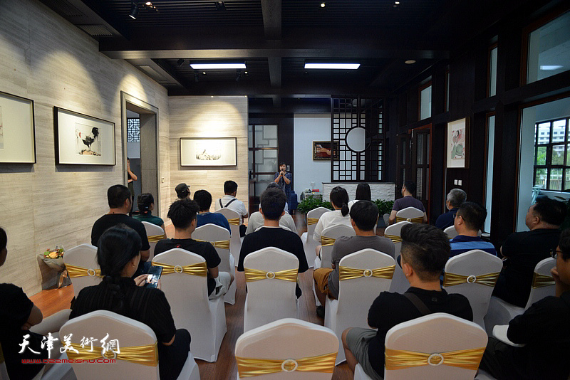 “双秀记——范治斌&马兆琳水墨新作双个展”8月8日下午在天津滨海新区塘沽河滨公园湖宾楼举行。