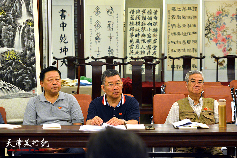 滨海新区党组原书记李延春、党组原副书记张云友等老中青代表先后发言。