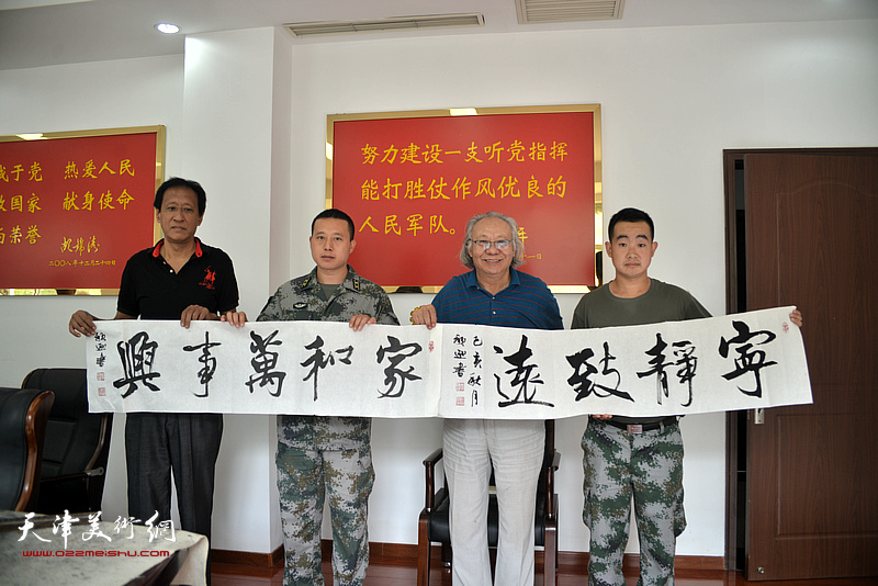 李颖逊、孙光伟在慰问亲人子弟兵活动现场。