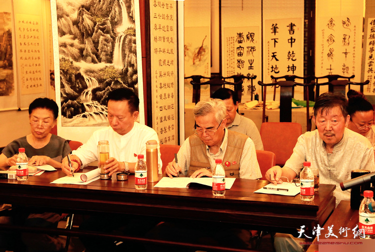 天津市文联举办新文艺组织学习习近平总书记关于文艺工作重要讲话精神研讨会。