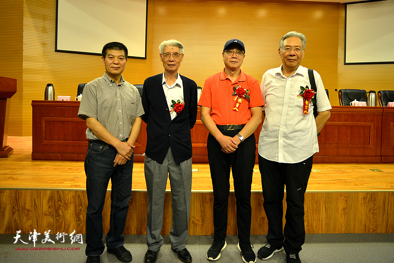 杨德树、范扬、赵玉森、高天武在天津市作家协会机关书画院成立大会上。