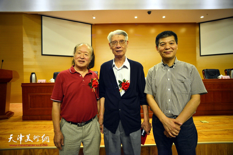 杨德树、范扬、刘家栋在天津市作家协会机关书画院成立大会上。