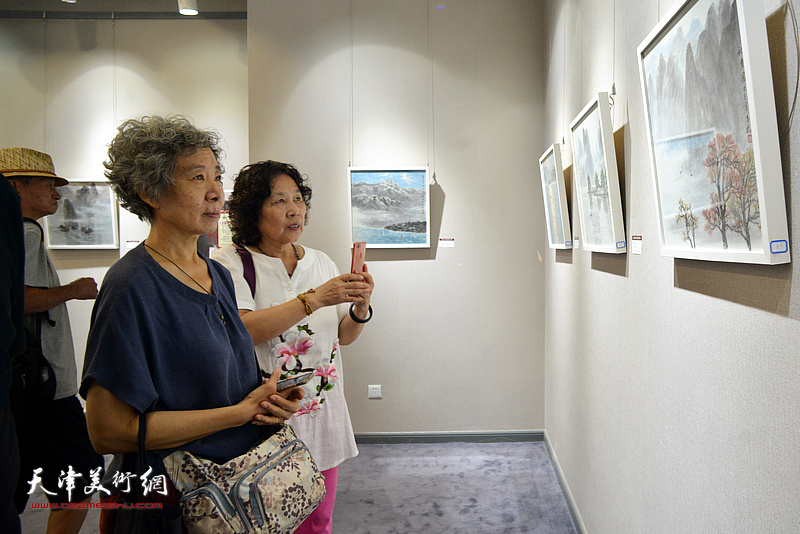 “王鸿勋、周志龙国画小品展”现场。