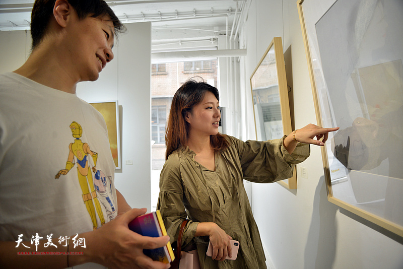 “高玉国个展·工笔艺术与当代女性的审美作品展”现场。