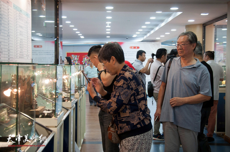 2019“百花杯”第三届天津工艺美术精品展现场。