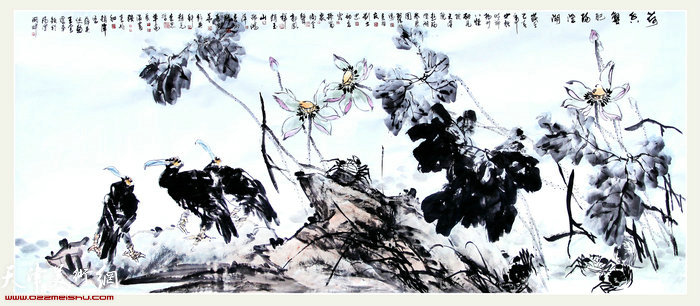 图为天津书画家创作的丈二巨幅画作《荷香蟹肥阳澄湖》