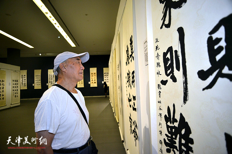 “不忘初心 方得始终”—学习用典书画展现场。