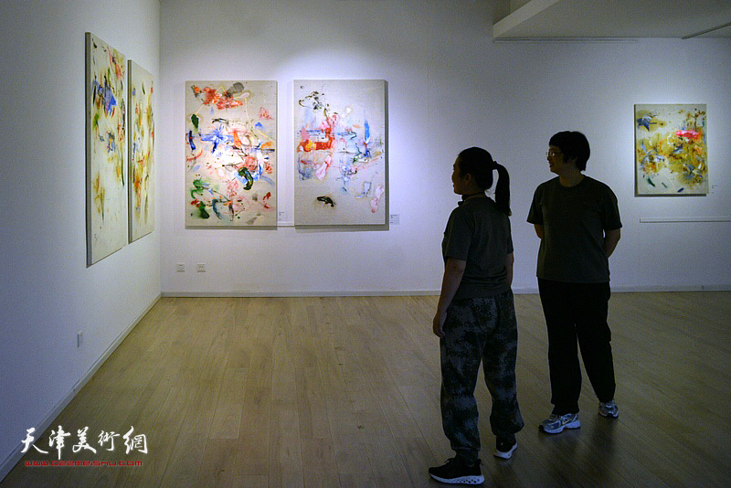 第三届“艺术天津——随‘艺’生活”展览现场。