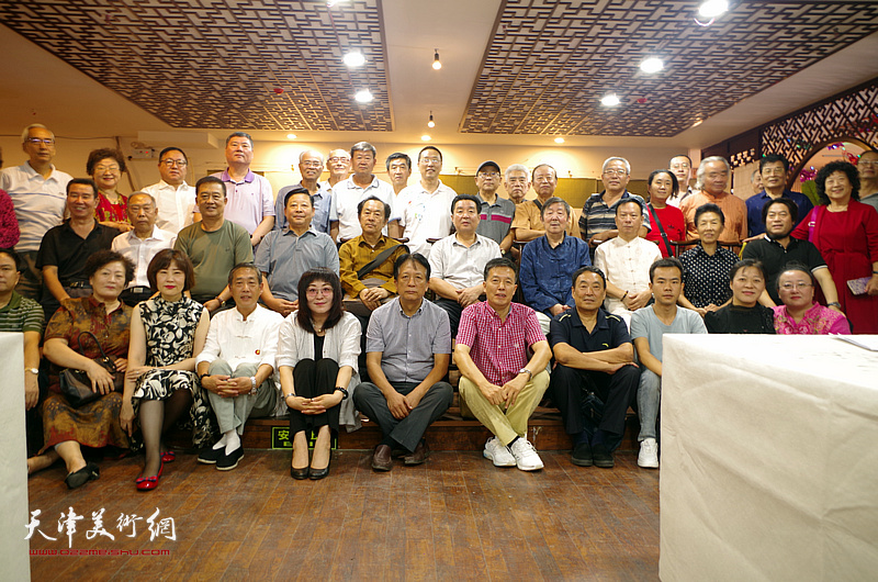 “庆祝中华人民共和国成立70周年诗联书画展”开幕仪式9月27日在南开华苑城举行。