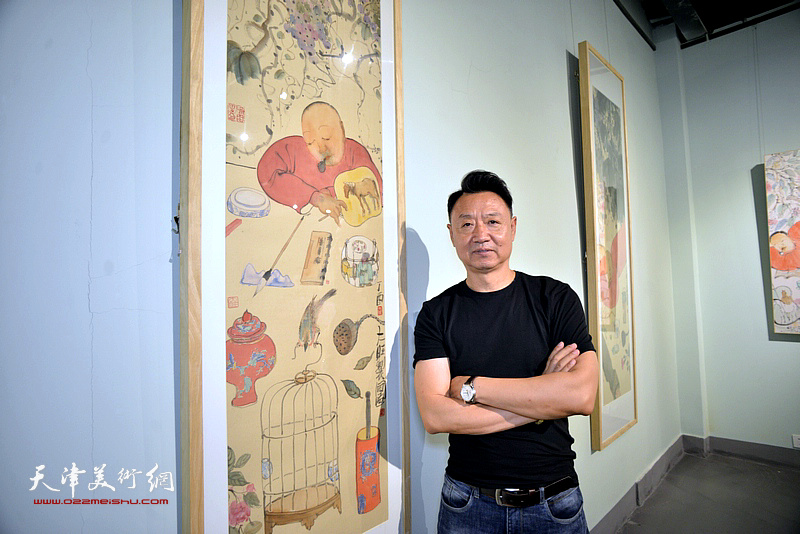 李旺在展览现场。