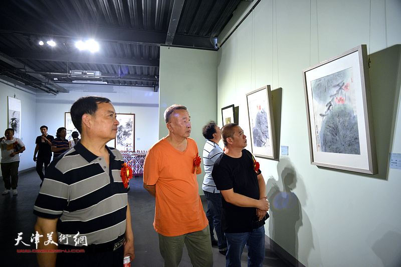 “追踪溯源——庆祝新中国成立70周年美术作品展览中国画名家邀请展”现场。