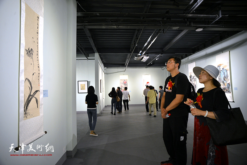 “追踪溯源——庆祝新中国成立70周年美术作品展览中国画名家邀请展”现场。