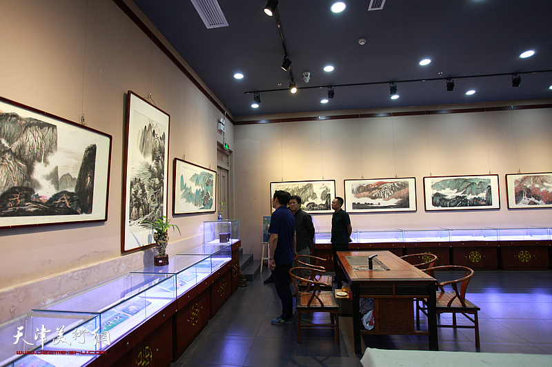 庆祝新中国成立70周年 著名山水画家高杰中国画精品展在沧州市雨来轩开展