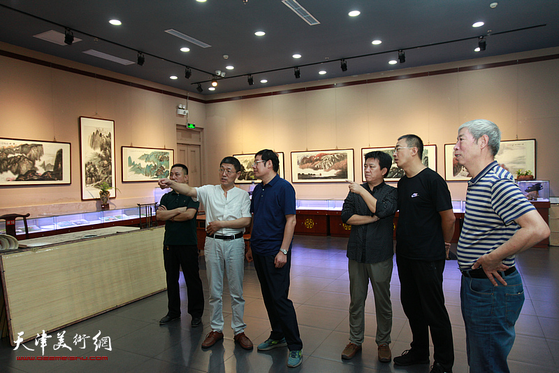 庆祝新中国成立70周年 著名山水画家高杰中国画精品展在沧州市雨来轩开展