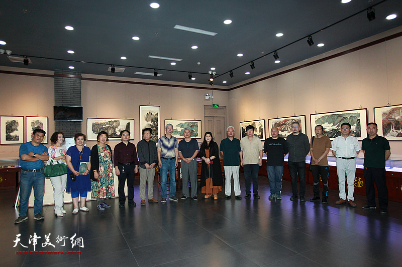 庆祝新中国成立70周年 著名山水画家高杰中国画精品展在沧州市雨来轩开展