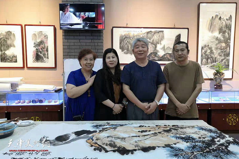 庆祝新中国成立70周年 著名山水画家高杰中国画精品展在沧州市雨来轩开展