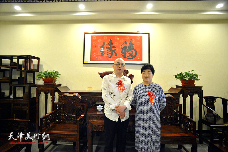 刘颜明、爱新觉罗·恒鑫在“隆祺轩”。